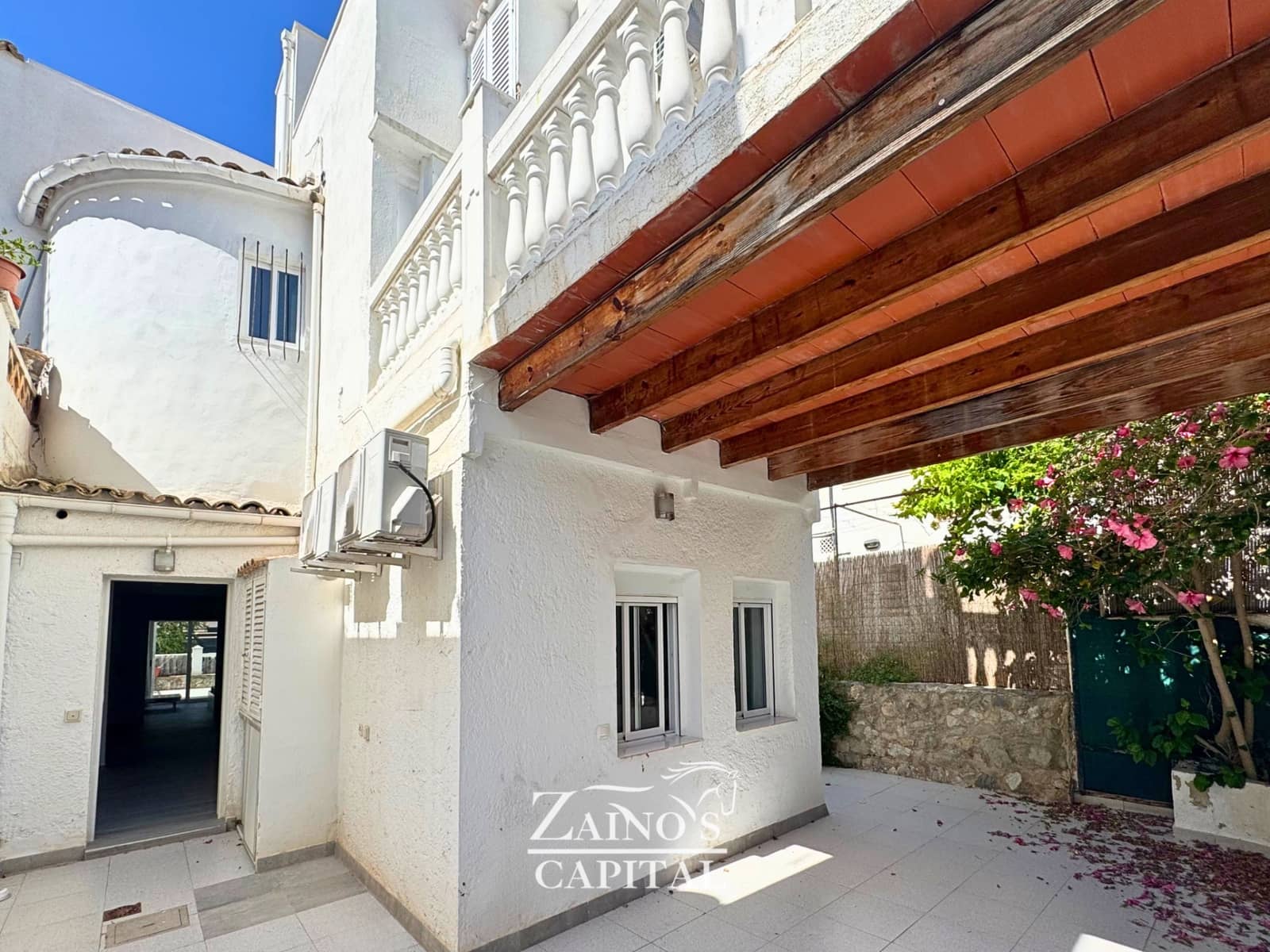 Pareado de 6 habitaciones en Calvià en venta con garaje - 770.000 € (Ref: 9889709)
