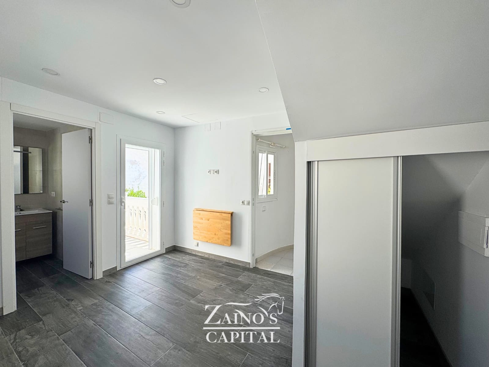 Pareado de 6 habitaciones en Calvià en venta con garaje - 770.000 € (Ref: 9889709)