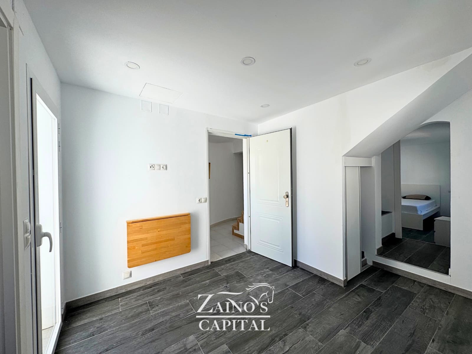 Pareado de 6 habitaciones en Calvià en venta con garaje - 770.000 € (Ref: 9889709)