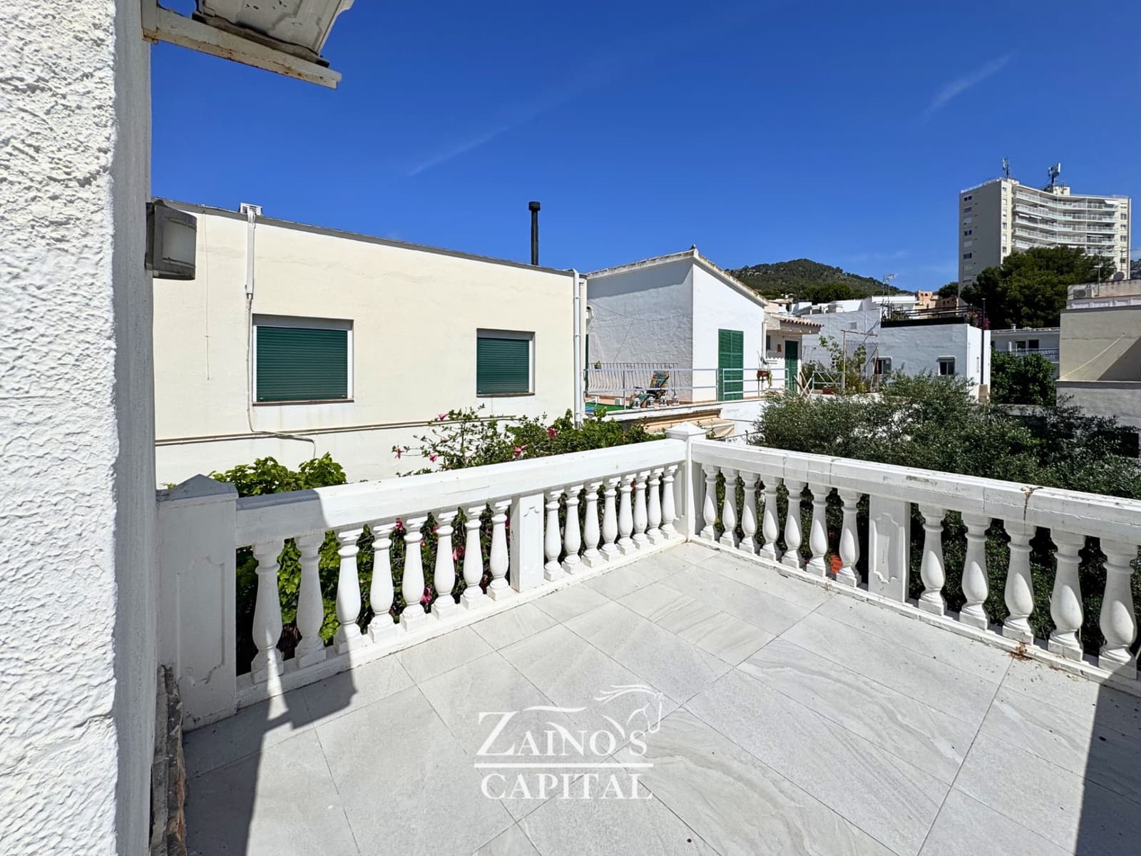 Pareado de 6 habitaciones en Calvià en venta con garaje - 770.000 € (Ref: 9889709)