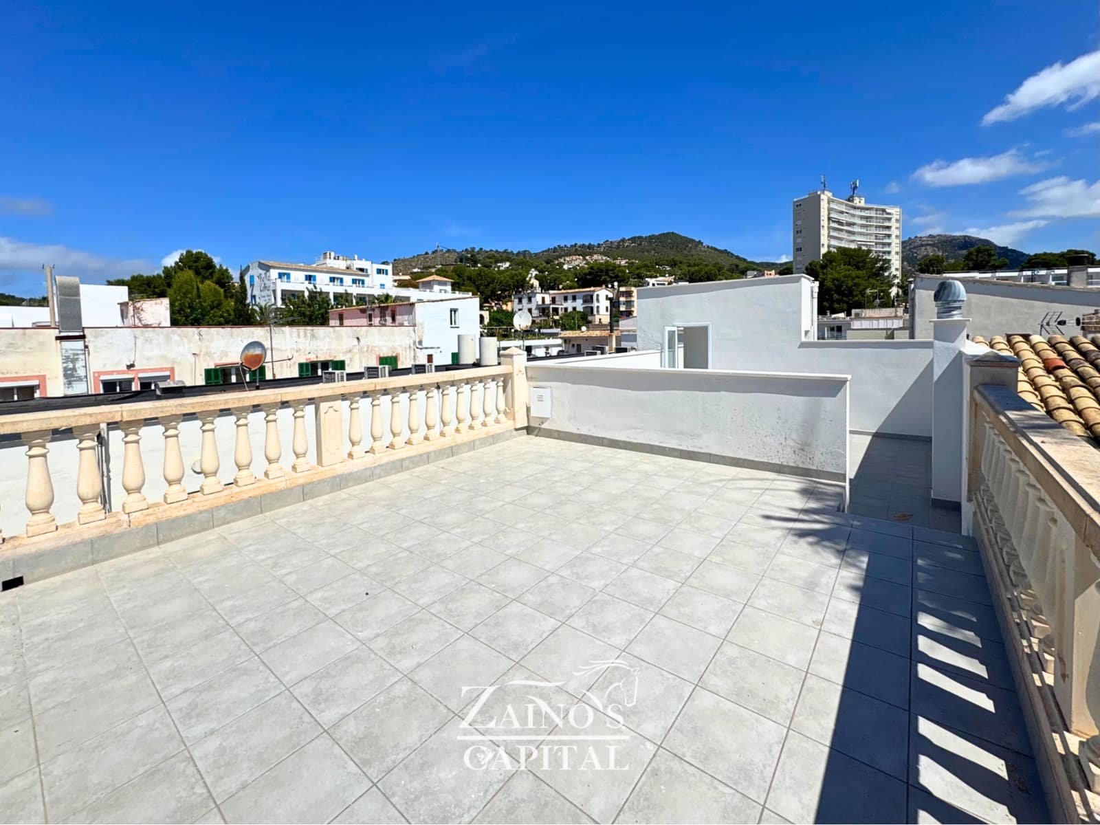 Pareado de 6 habitaciones en Calvià en venta con garaje - 770.000 € (Ref: 9889709)