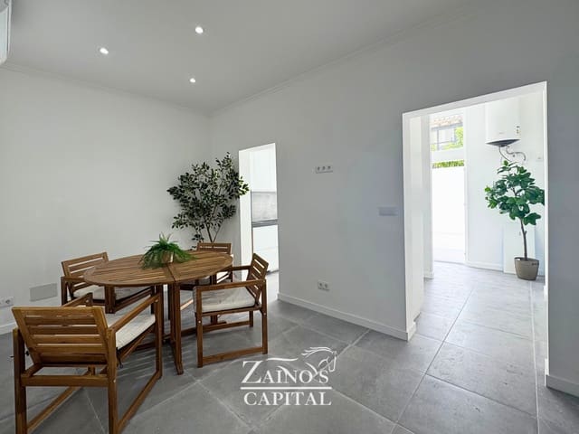 2 bedroom Townhouse for sale in Palma de Mallorca - € 890,000 (Ref: 9893672)