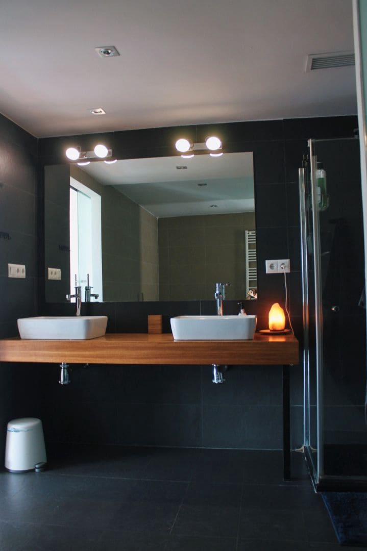 3 sypialnia Willa na sprzedaż w Ojen z basenem garażem - 1 490 000 € (Ref: 9311171)