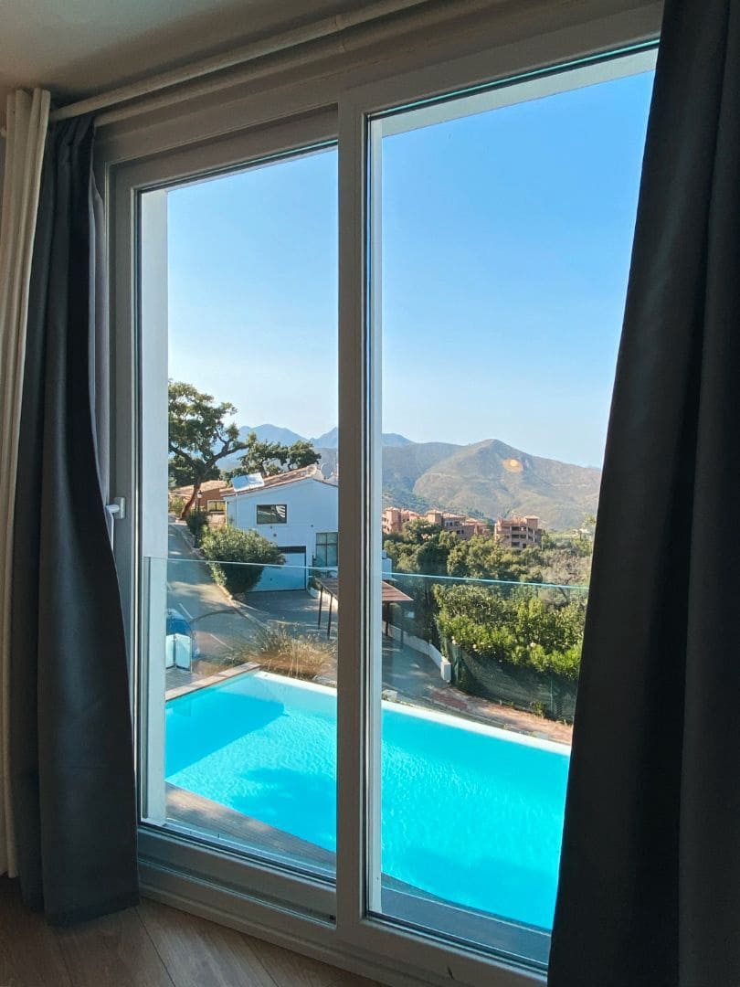 3 sypialnia Willa na sprzedaż w Ojen z basenem garażem - 1 490 000 € (Ref: 9311171)