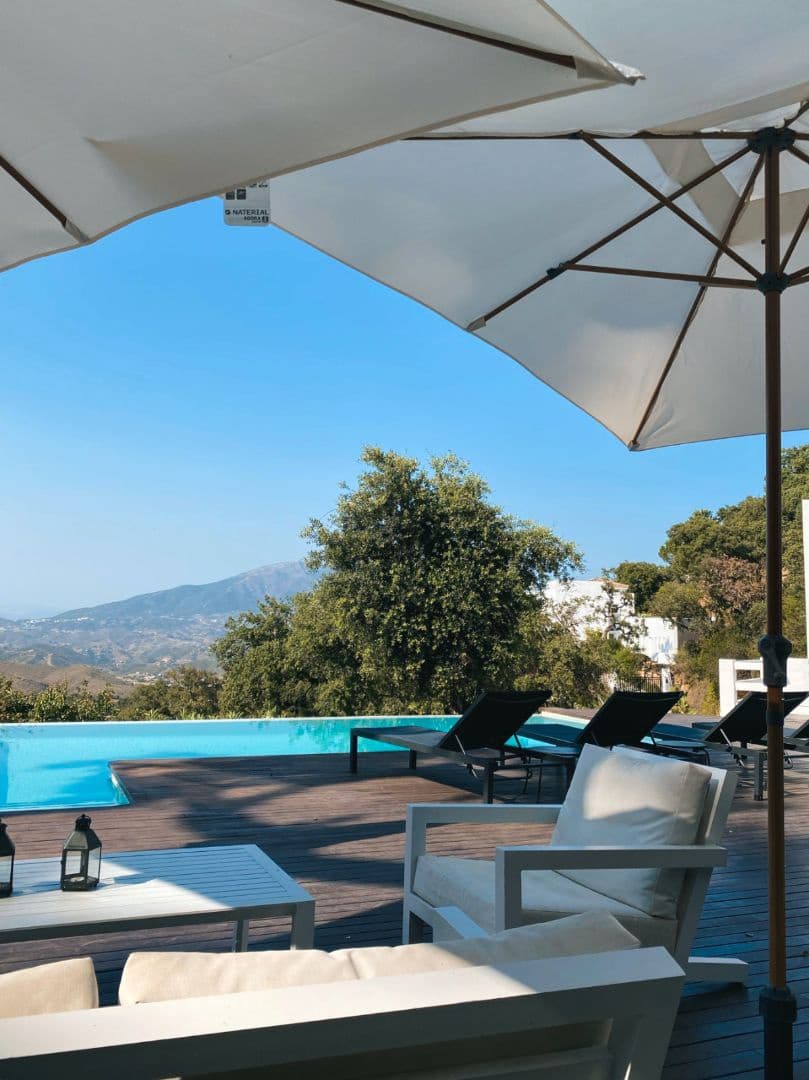 3 sypialnia Willa na sprzedaż w Ojen z basenem garażem - 1 490 000 € (Ref: 9311171)