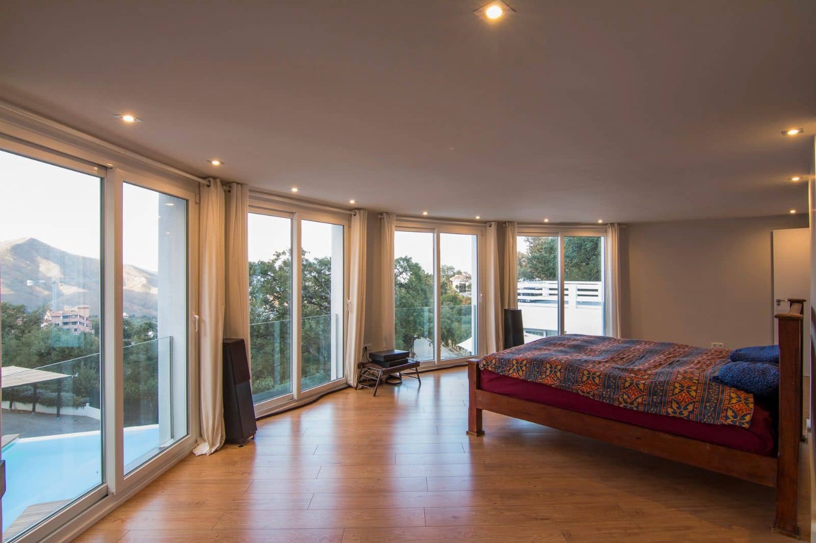 3 sypialnia Willa na sprzedaż w Ojen z basenem garażem - 1 490 000 € (Ref: 9311171)