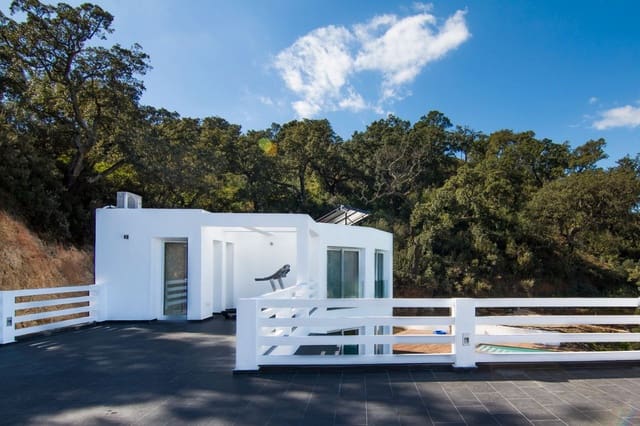 3 sypialnia Willa na sprzedaż w Ojen z basenem garażem - 1 490 000 € (Ref: 9311171)