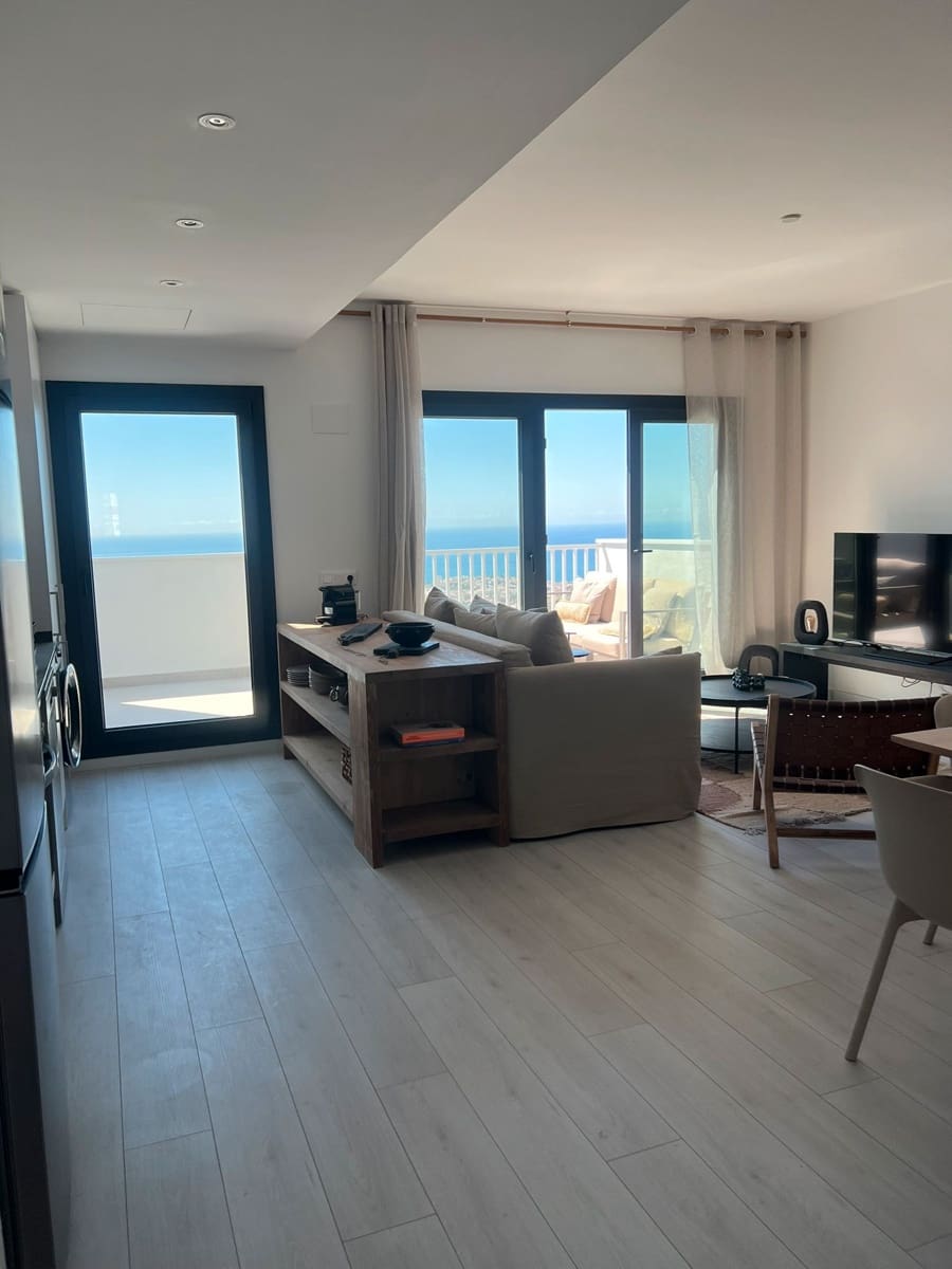 3 bedroom Apartment for rent in Benalmadena with pool garage - € 2,400 (Ref: 9311172)