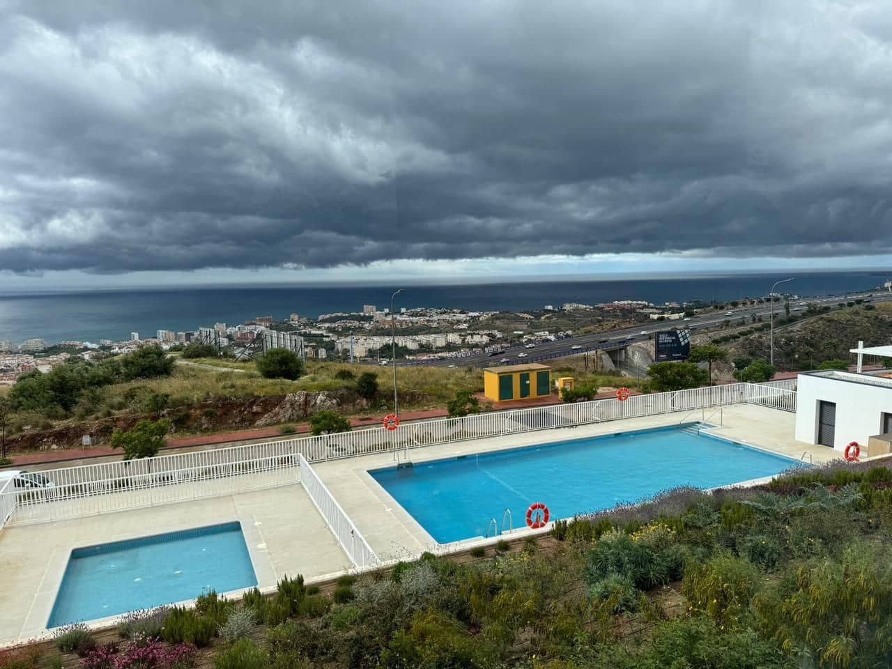 3 bedroom Apartment for rent in Benalmadena with pool garage - € 2,400 (Ref: 9311172)