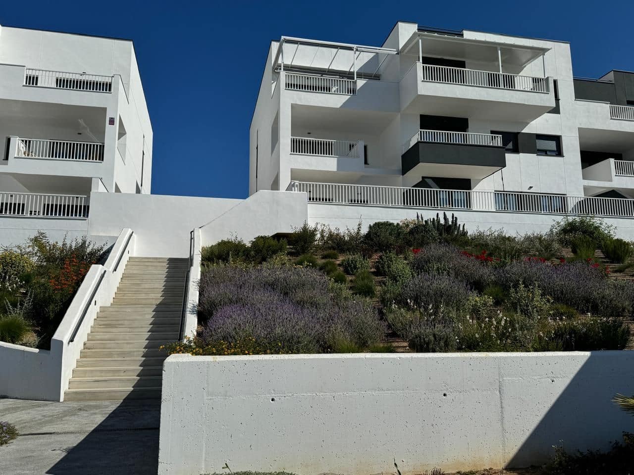 3 bedroom Apartment for rent in Benalmadena with pool garage - € 2,400 (Ref: 9311172)