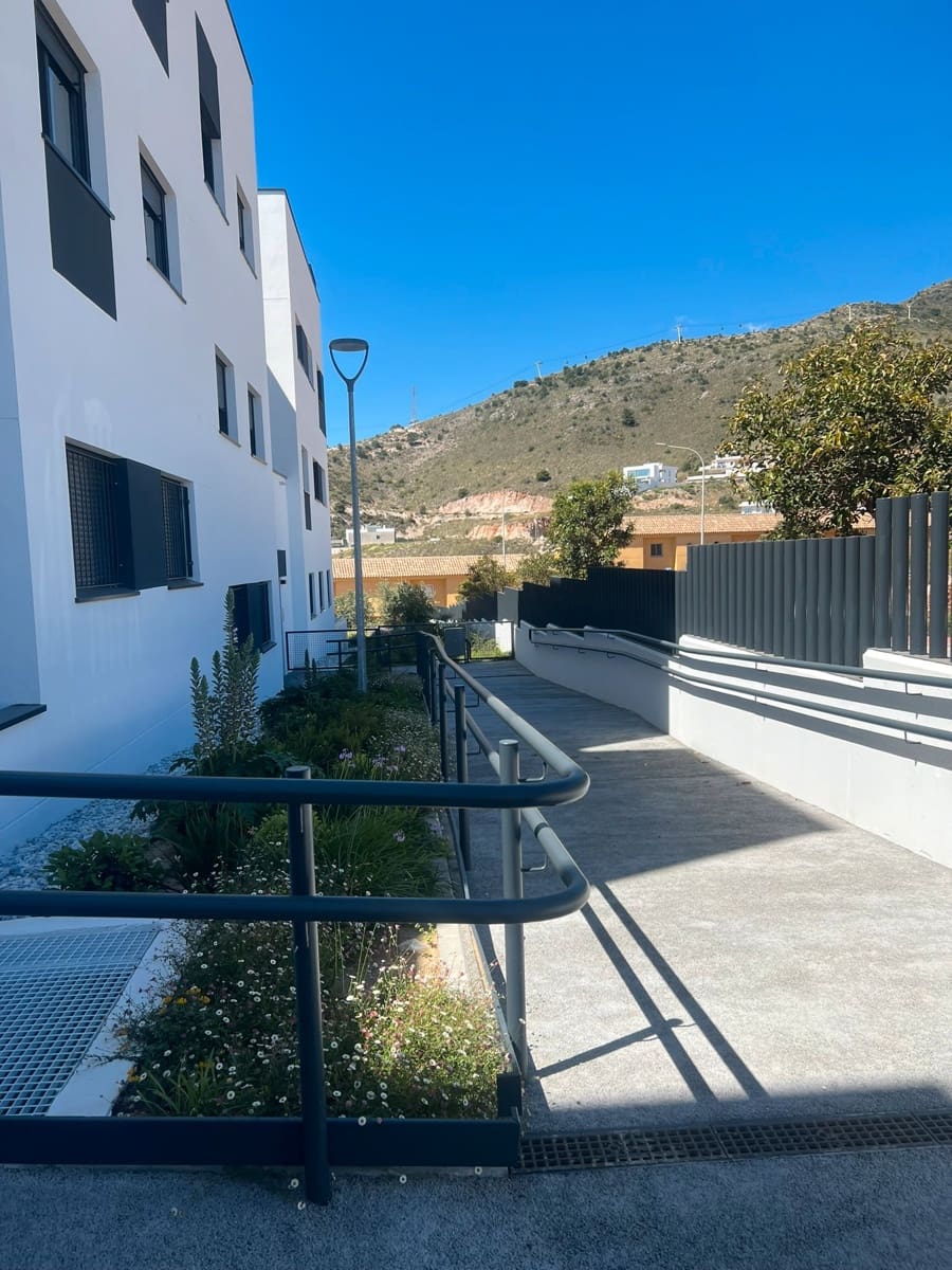 3 bedroom Apartment for rent in Benalmadena with pool garage - € 2,400 (Ref: 9311172)