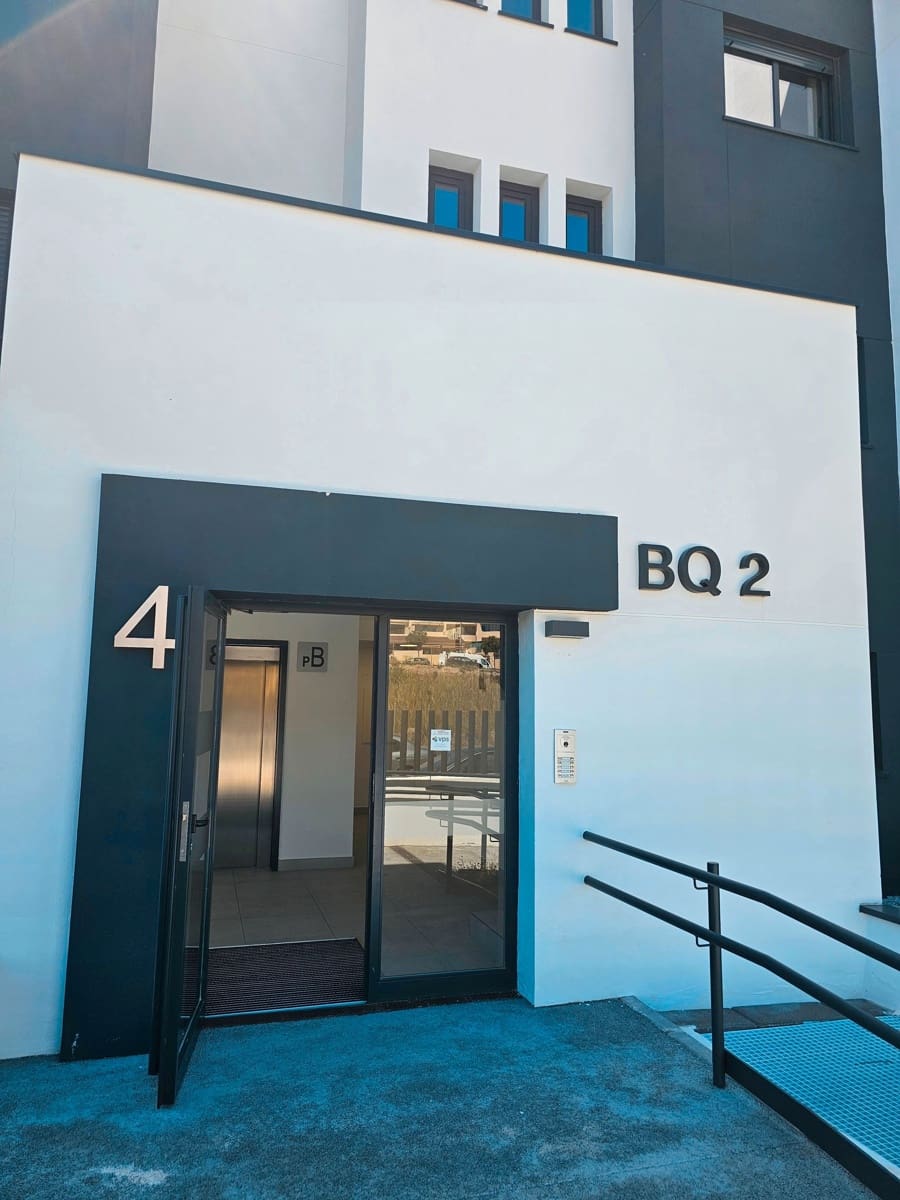 3 bedroom Apartment for rent in Benalmadena with pool garage - € 2,400 (Ref: 9311172)