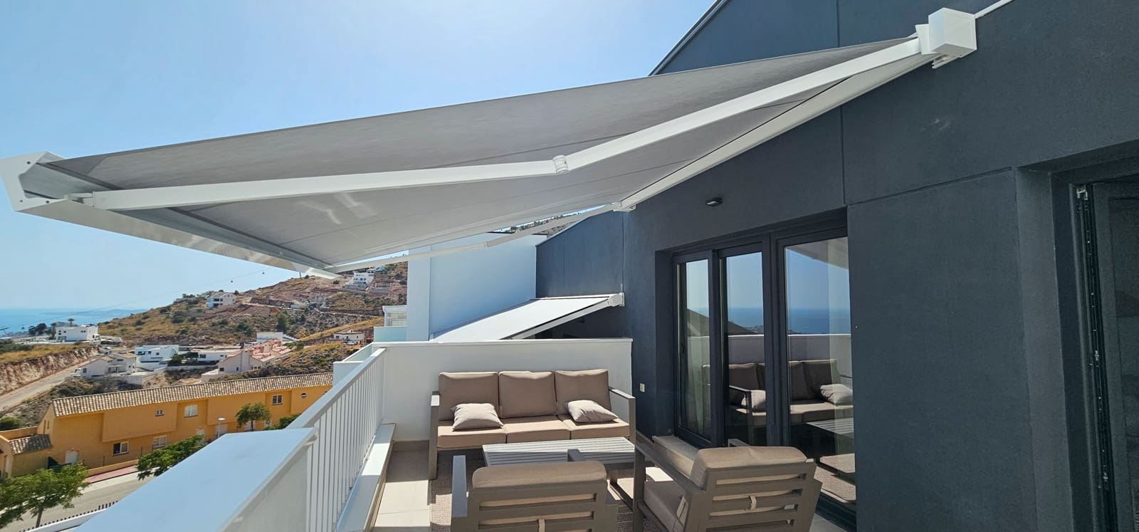 3 bedroom Apartment for rent in Benalmadena with pool garage - € 2,400 (Ref: 9311172)