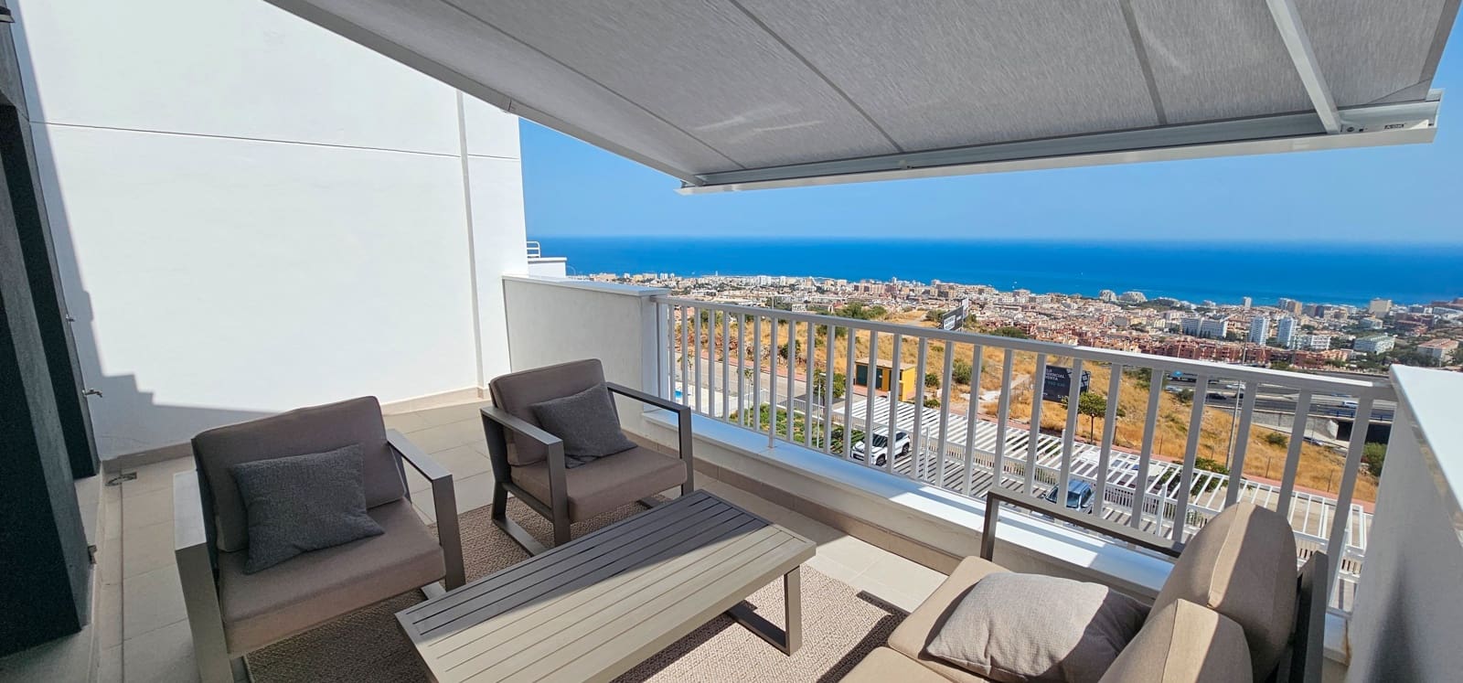 3 bedroom Apartment for rent in Benalmadena with pool garage - € 2,400 (Ref: 9311172)