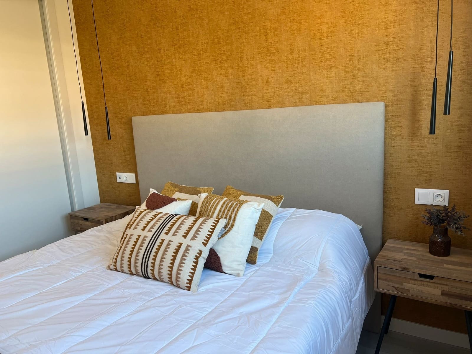 3 bedroom Apartment for rent in Benalmadena with pool garage - € 2,400 (Ref: 9311172)