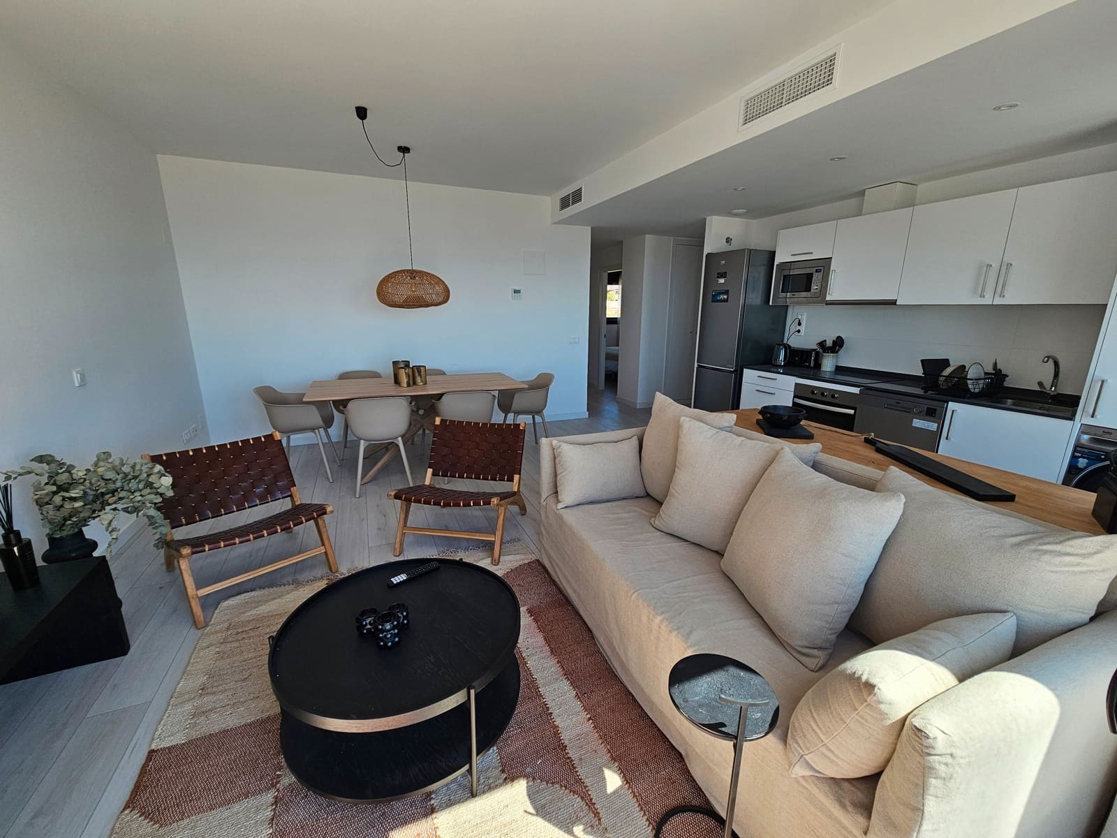 3 bedroom Apartment for rent in Benalmadena with pool garage - € 2,400 (Ref: 9311172)