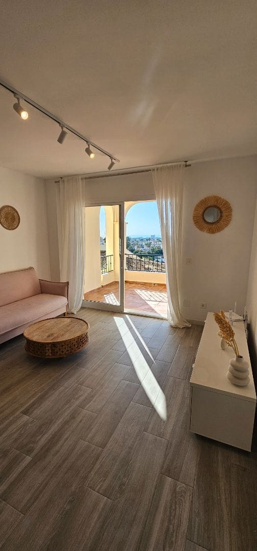 3 slaapkamer Strandappartement te koop in Mijas met zwembad - € 450.000 (Ref: 9311176)