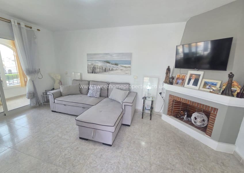 2 soveværelse Lejlighed til salg i Villamartin med swimmingpool - € 199.000 (Ref: 10007735)