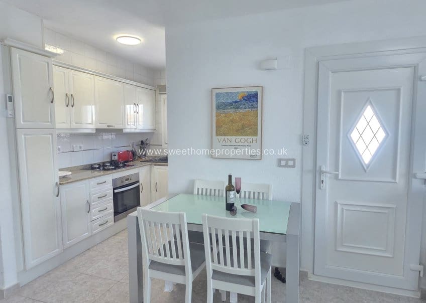 2 soveværelse Lejlighed til salg i Villamartin med swimmingpool - € 199.000 (Ref: 10007735)