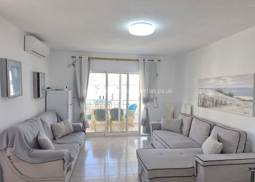 2 soveværelse Lejlighed til salg i Villamartin med swimmingpool - € 199.000 (Ref: 10007735)