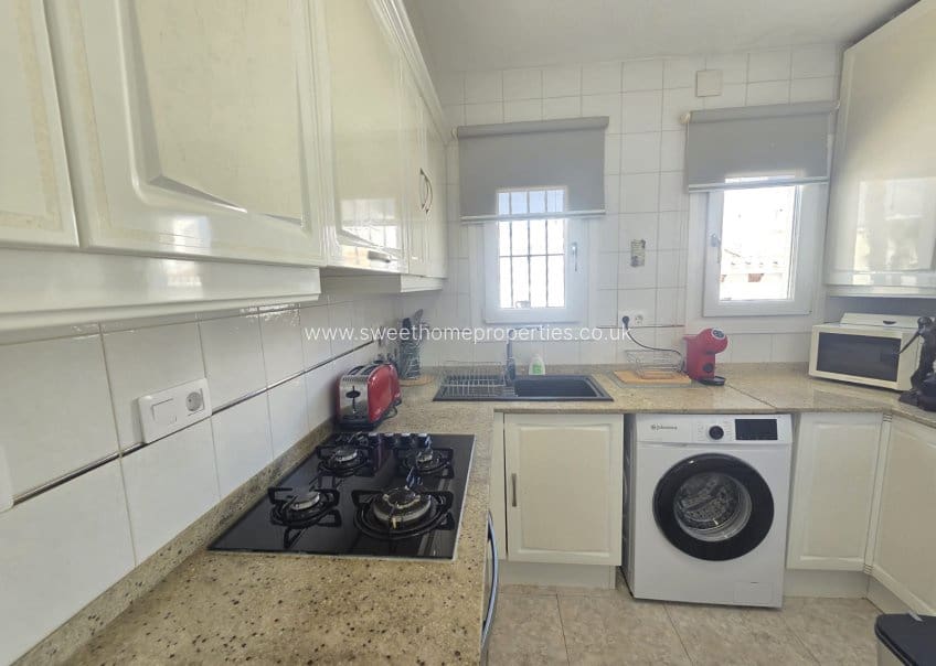 2 soveværelse Lejlighed til salg i Villamartin med swimmingpool - € 199.000 (Ref: 10007735)