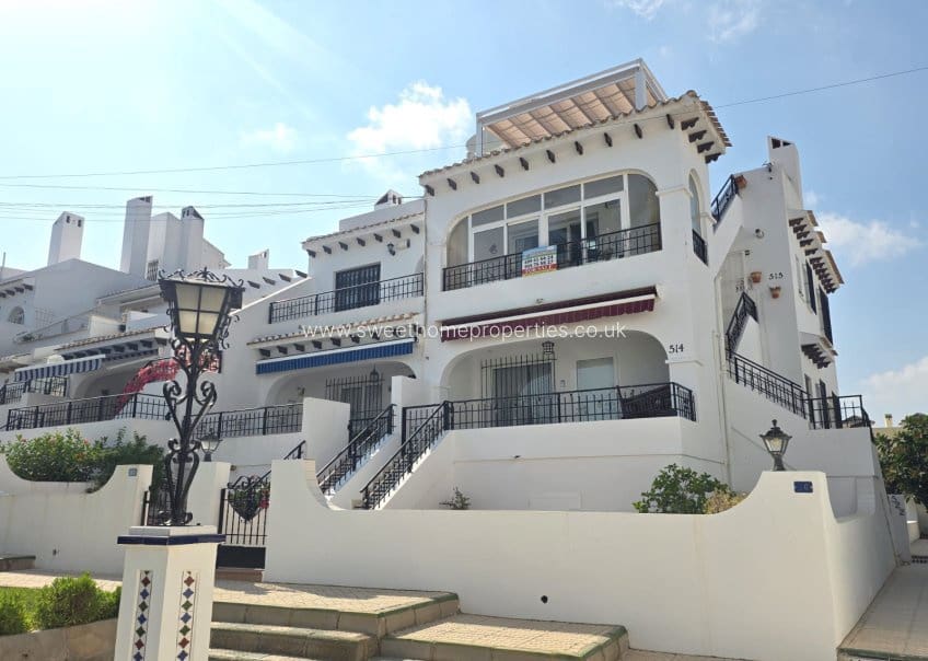 2 soveværelse Lejlighed til salg i Villamartin med swimmingpool - € 199.000 (Ref: 10007735)