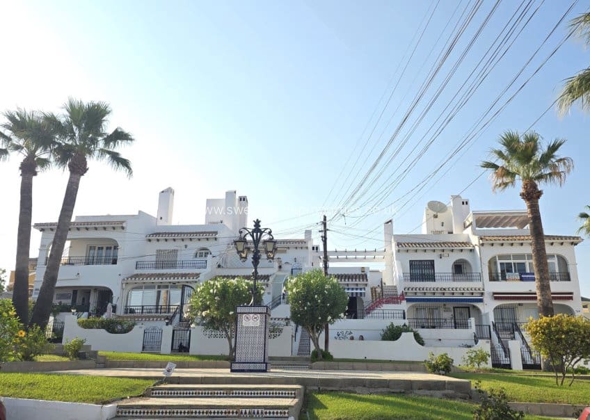 2 soveværelse Lejlighed til salg i Villamartin med swimmingpool - € 199.000 (Ref: 10007735)