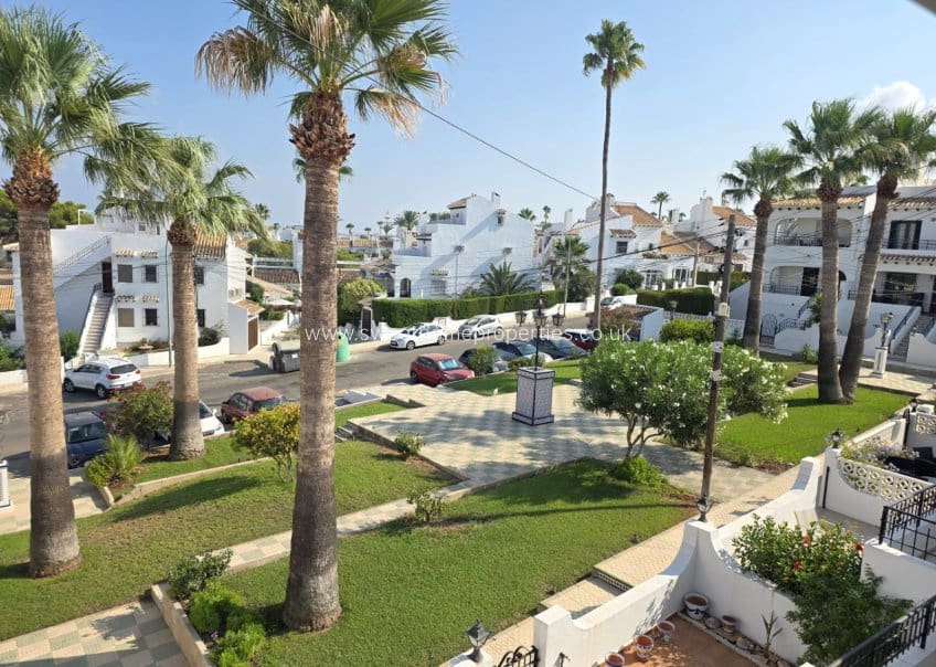 2 soveværelse Lejlighed til salg i Villamartin med swimmingpool - € 199.000 (Ref: 10007735)