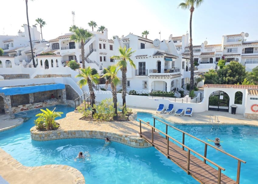 2 soveværelse Lejlighed til salg i Villamartin med swimmingpool - € 199.000 (Ref: 10007735)