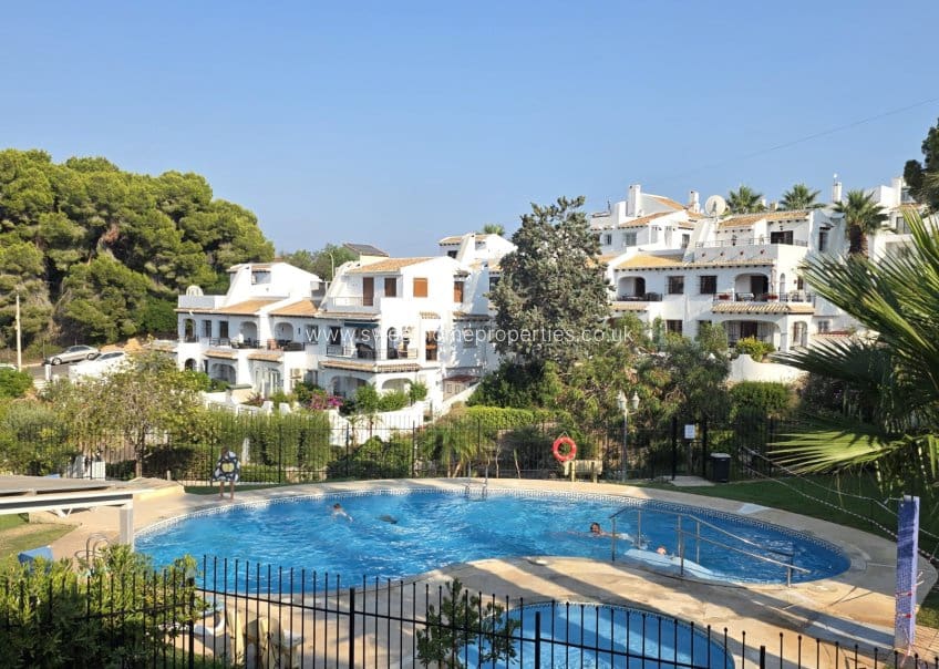 2 soveværelse Lejlighed til salg i Villamartin med swimmingpool - € 199.000 (Ref: 10007735)