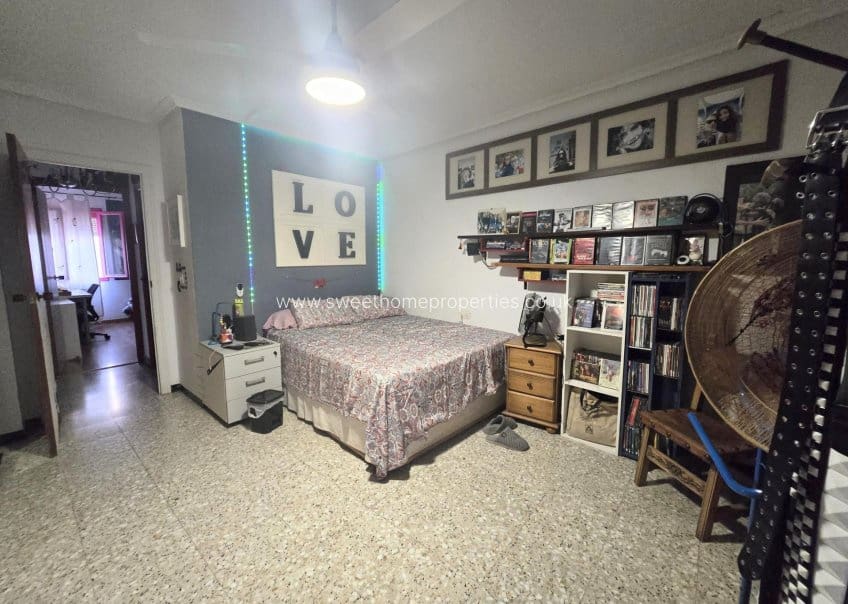 3 soveværelse Lejlighed til salg i Alicante by - € 145.000 (Ref: 10016756)