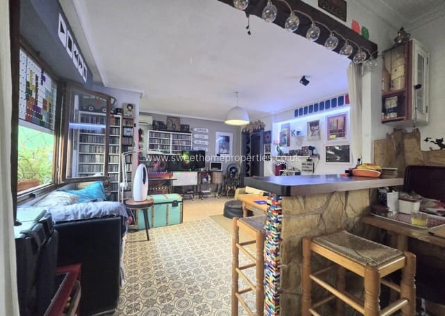 3 soveværelse Lejlighed til salg i Carolinas Altas, Alicante by - € 145.000 (Ref: 10016756)