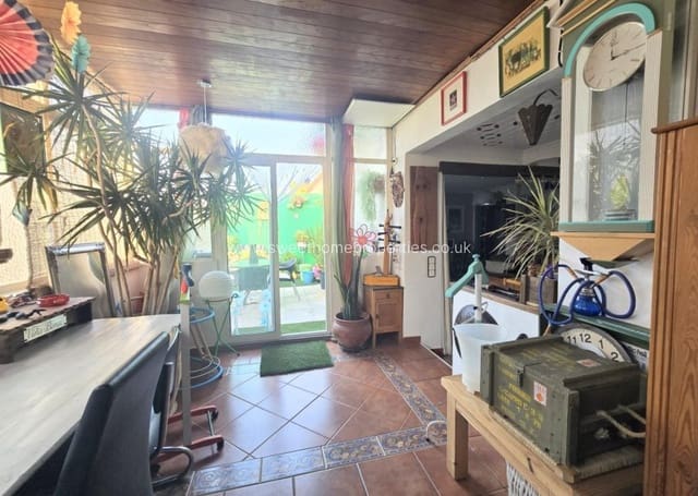3 soveværelse Lejlighed til salg i Carolinas Altas, Alicante by - € 145.000 (Ref: 10016756)