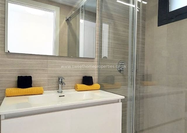 2 soveværelse Lejlighed til salg i Villamartin, Orihuela med swimmingpool garage - € 287.000 (Ref: 10029727)
