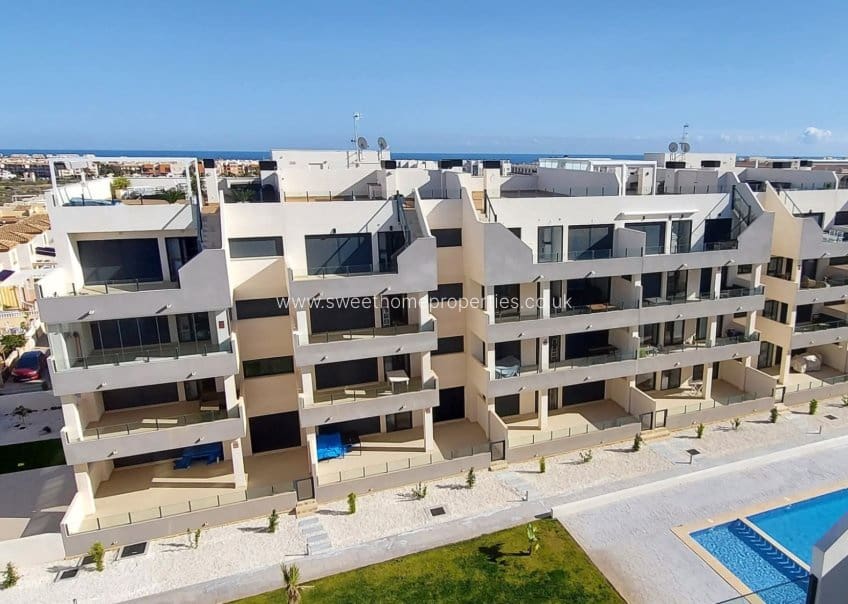 2 soveværelse Lejlighed til salg i Villamartin med swimmingpool garage - € 287.000 (Ref: 10029727)