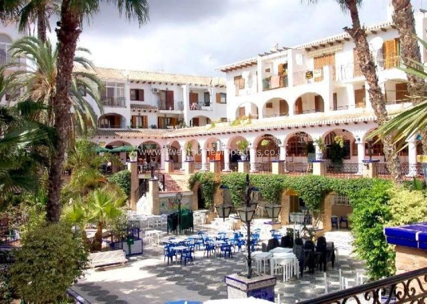 2 soveværelse Lejlighed til salg i Villamartin med swimmingpool garage - € 287.000 (Ref: 10029727)