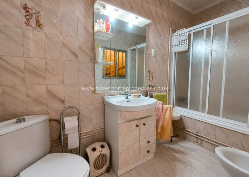 4 slaapkamer Huis te koop in Hondon de los Frailes met garage - € 140.000 (Ref: 10029728)