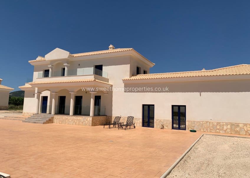 5 slaapkamer Finca/Landhuis te koop in Pinoso met zwembad garage - € 547.000 (Ref: 10030981)
