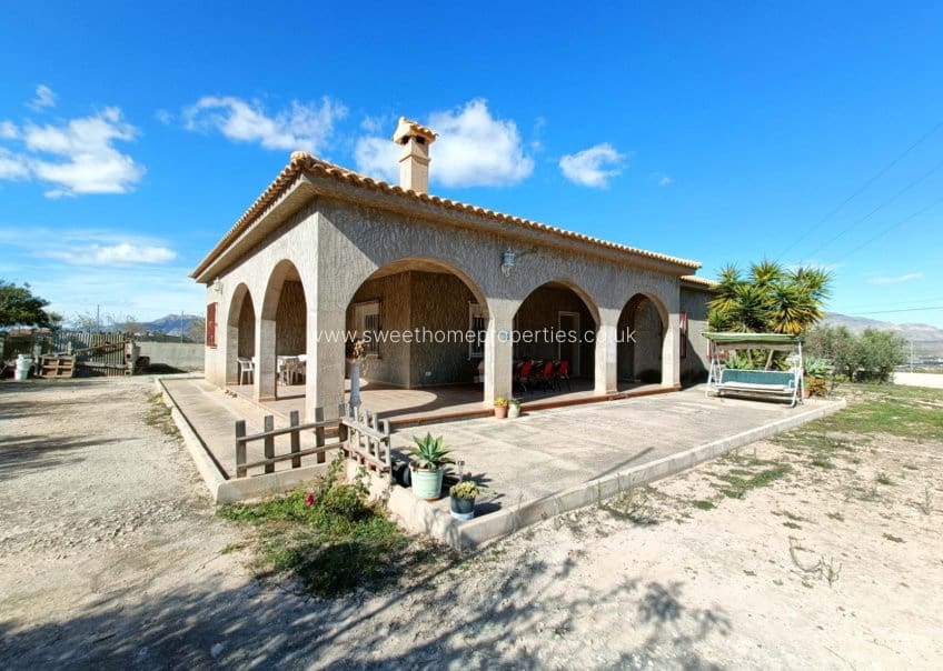 4 bedroom Finca/Country House for sale in Hondon de los Frailes with garage - € 245,000 (Ref: 10057582)