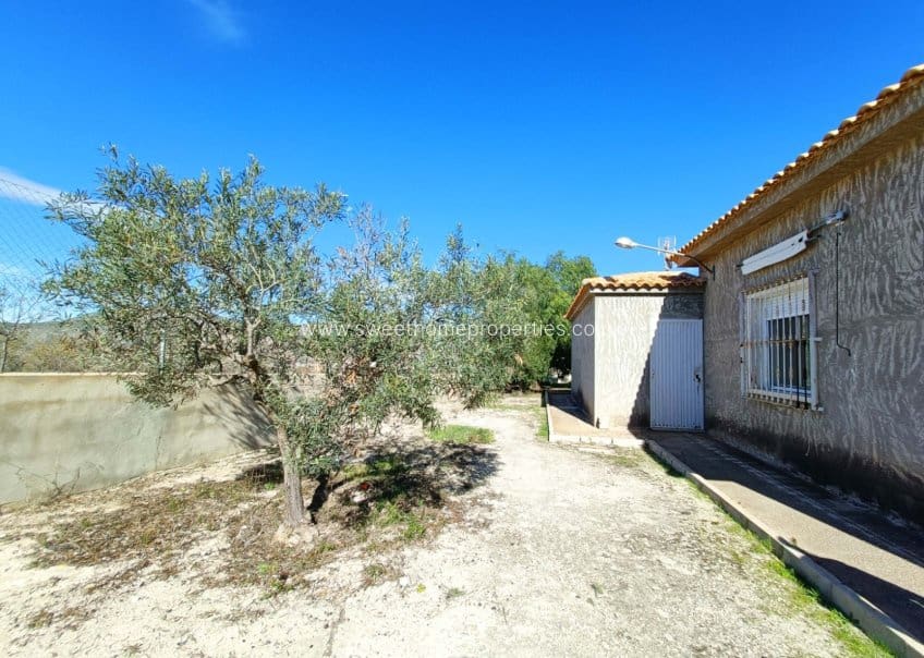 4 bedroom Finca/Country House for sale in Hondon de los Frailes with garage - € 245,000 (Ref: 10057582)