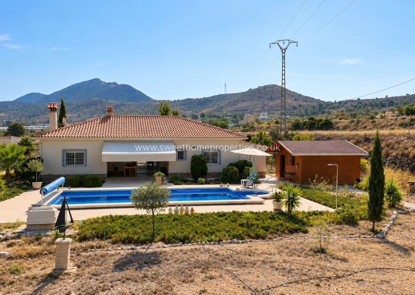 3 soveværelse Finca/Landehus til salg i Hondon de los Frailes med swimmingpool garage - € 360.000 (Ref: 10059834)