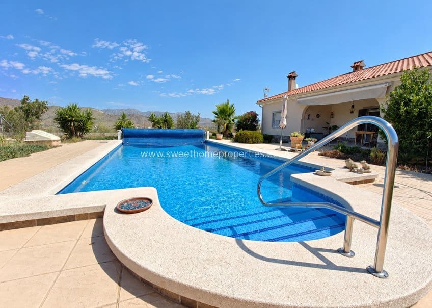 3 soveværelse Finca/Landehus til salg i Hondon de los Frailes med swimmingpool garage - € 360.000 (Ref: 10059834)