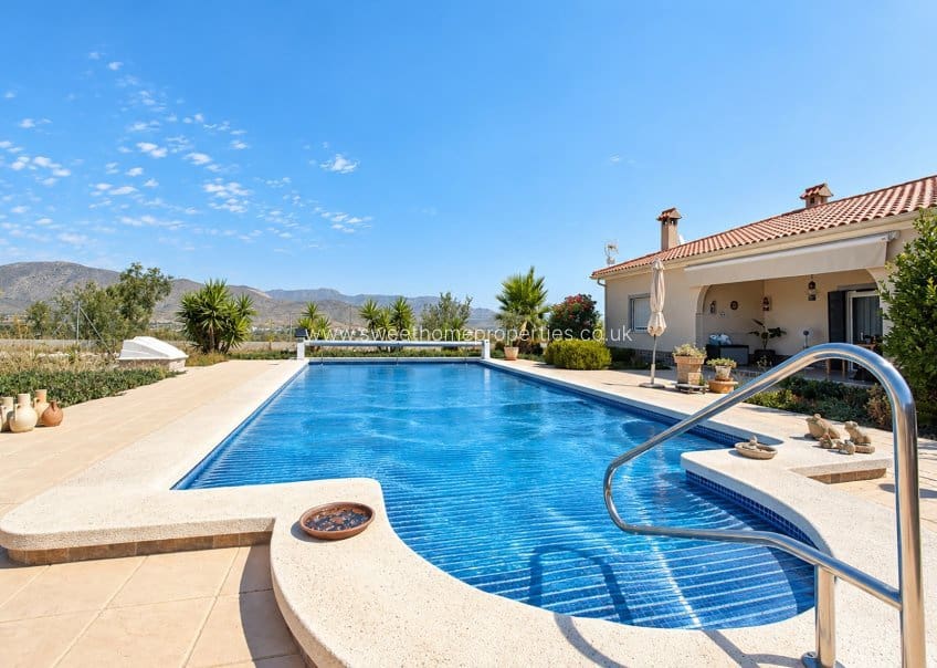 3 soveværelse Finca/Landehus til salg i Hondon de los Frailes med swimmingpool garage - € 360.000 (Ref: 10059834)