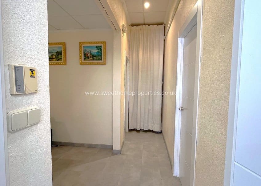 Erhverv til salg i Villamartin - € 179.999 (Ref: 10076811)