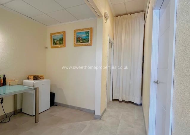 Erhverv til salg i Villamartin, Orihuela - € 179.999 (Ref: 10076811)