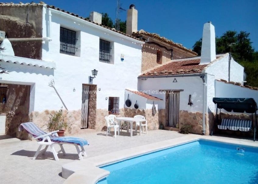 5 quarto Quinta/Casa Rural para venda em Pinoso com piscina garagem - 299 995 € (Ref: 10077227)