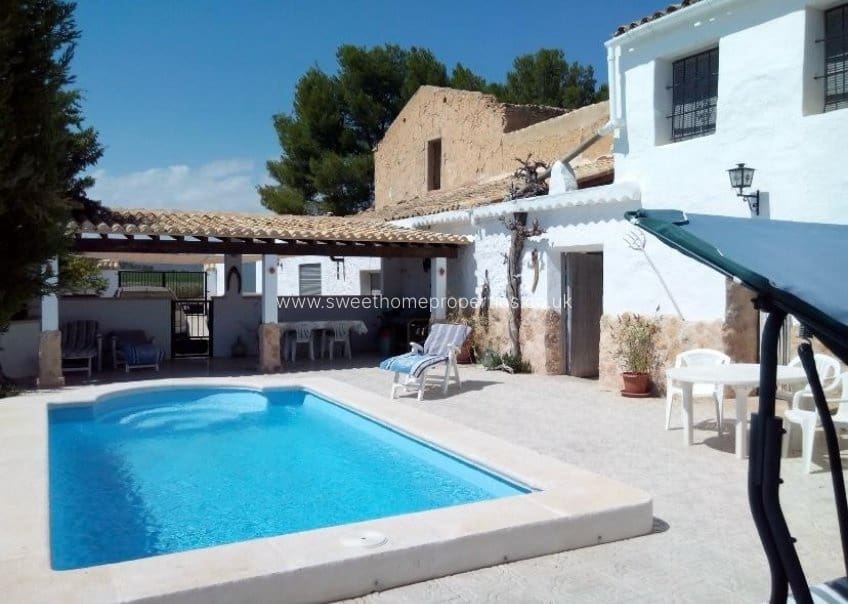 5 quarto Quinta/Casa Rural para venda em Pinoso com piscina garagem - 299 995 € (Ref: 10077227)