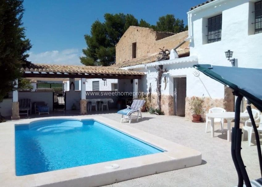 5 quarto Quinta/Casa Rural para venda em Pinoso com piscina garagem - 299 995 € (Ref: 10077227)