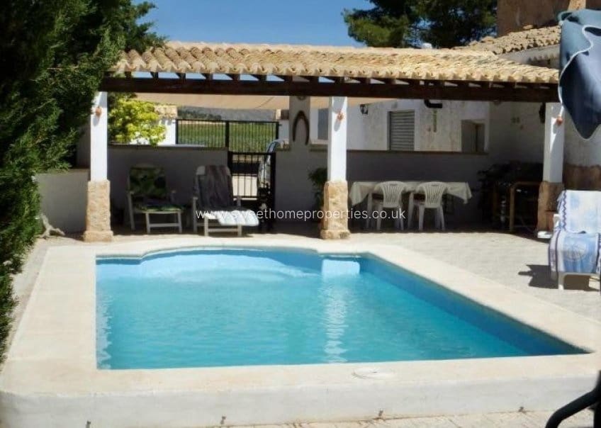 5 quarto Quinta/Casa Rural para venda em Pinoso com piscina garagem - 299 995 € (Ref: 10077227)
