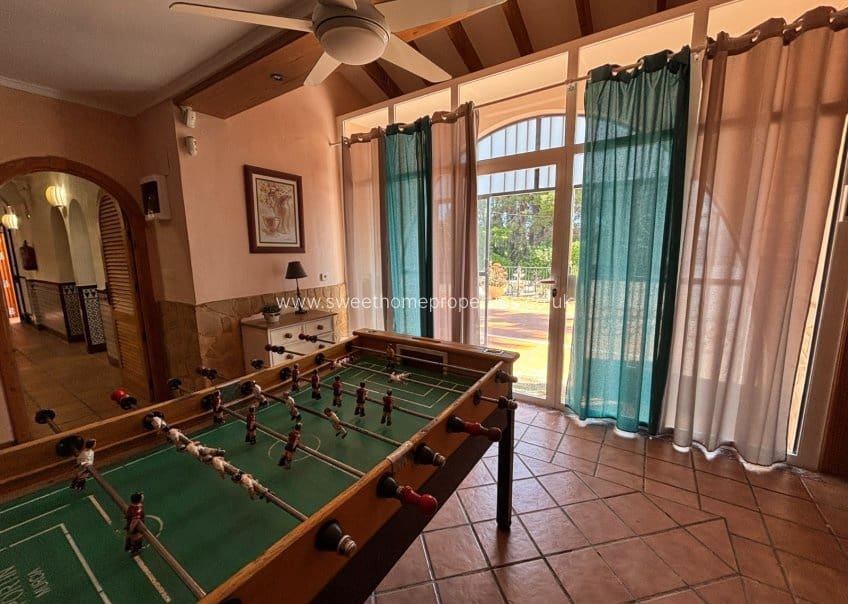 8 chambre Finca/Maison de Campagne à vendre à Sax avec piscine garage - 575 000 € (Ref: 10080047)